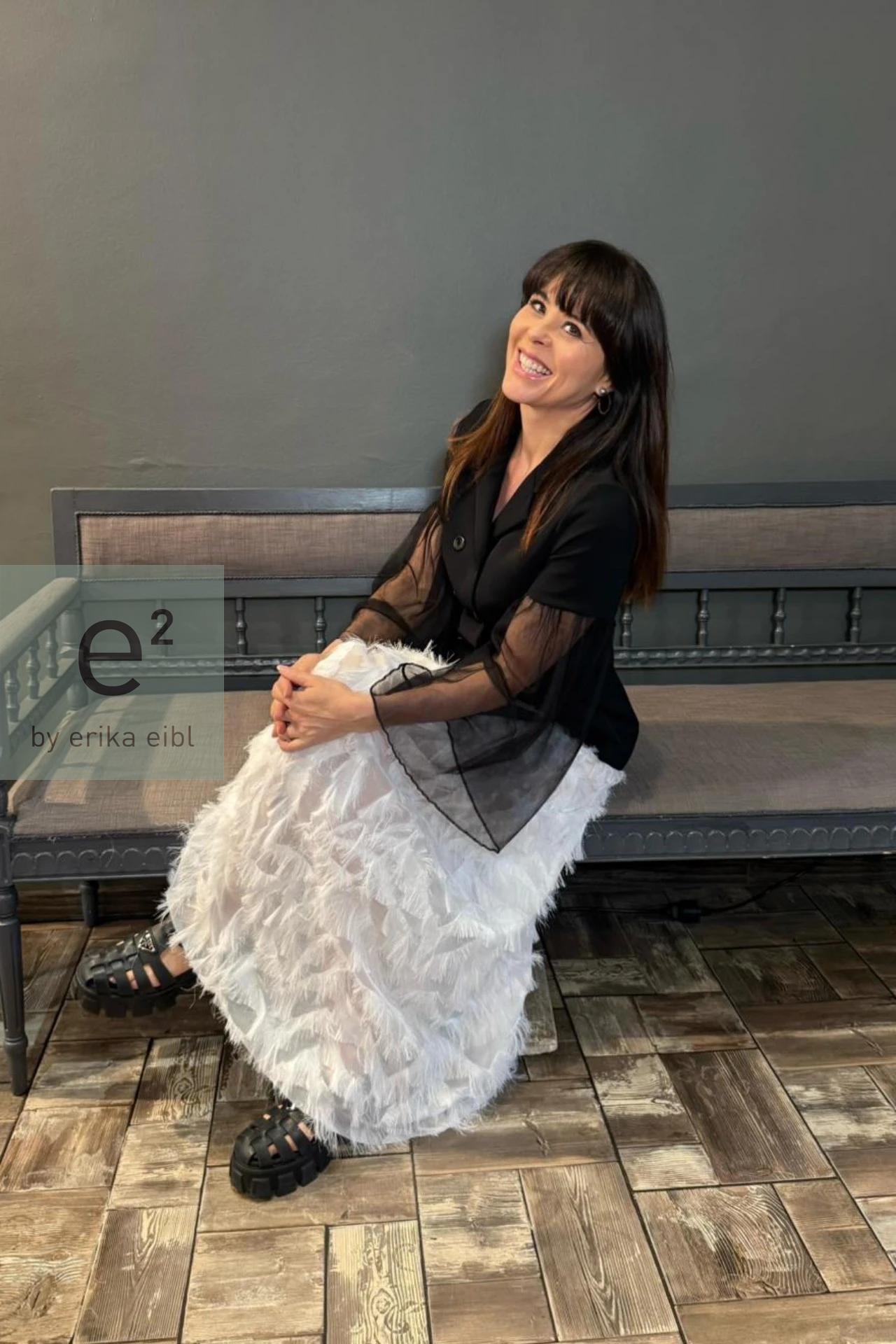 fließender Rock mit Fransenstruktur 