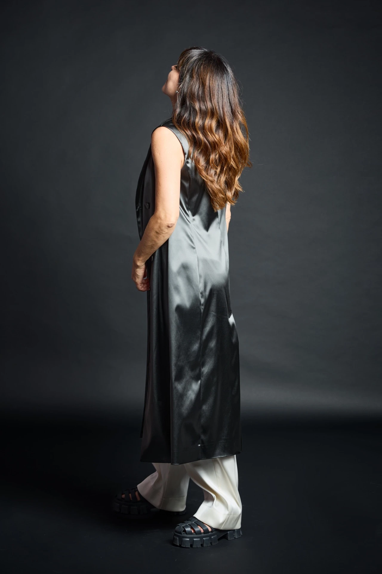 tailliertes, elegantes Mantelkleid für die Salzburger Festspiele